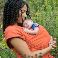 Beneficios del porteo: por qué y cómo usar un portabebé ergonómico