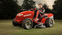 El anonimato de The Stig, ¿segado por el Honda Mean Mower?