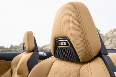 BMW M8 Cabrio Competition asientos reposacabezas