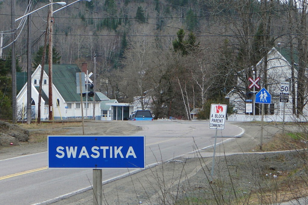 Hay un pueblo llamado "Esvástica" y siempre se ha negado a cambiarse el nombre. Su argumento: llegó antes que los nazis 