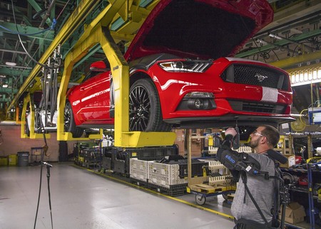 Video: Así funcionan los exoesqueletos que utilizan los trabajadores de Ford