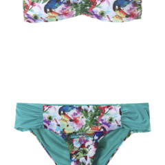 Foto 4 de 9 de la galería rita-ora-sube-la-temperatura-con-la-campana-de-bano-de-tezenis-1 en Trendencias