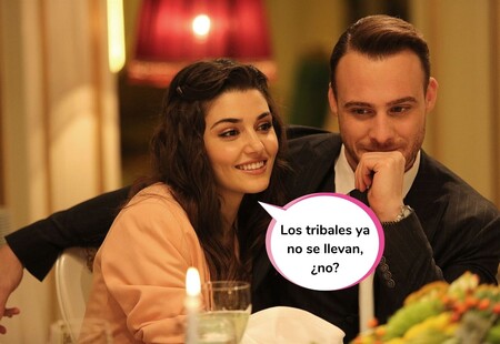 Los tatuajes de Kerem Bürsin y Hande Erçel que deben ocultar en los rodajes de 'Love is in the air' (y los espectadores nunca han visto)