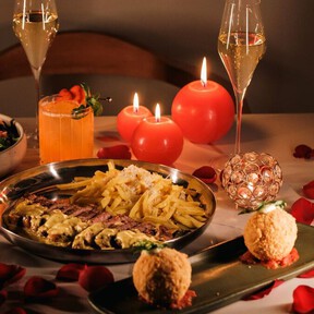 El plan perfecto para enamorar: descubre el restaurante de CDMX que combina velas, jazz y alta cocina