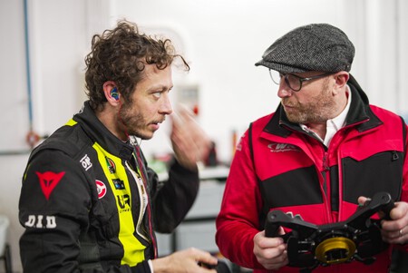 Valentino Rossi No Descansa En Su Retiro Test En Valencia Audi R8 Lms Gt3 001