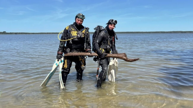 Hallan estructuras de madera de 10.500 años bajo un lago alemán, pero el descubrimiento reescribe la historia de nuestros ancestros