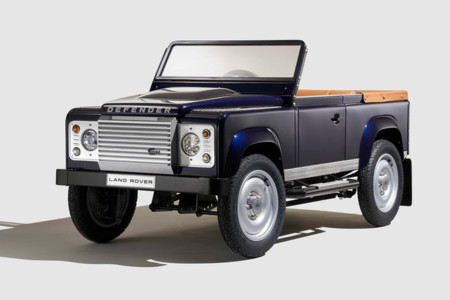 Y ahora, un Land Rover Defender que funciona a pedales y que cuesta lo que un coche de verdad