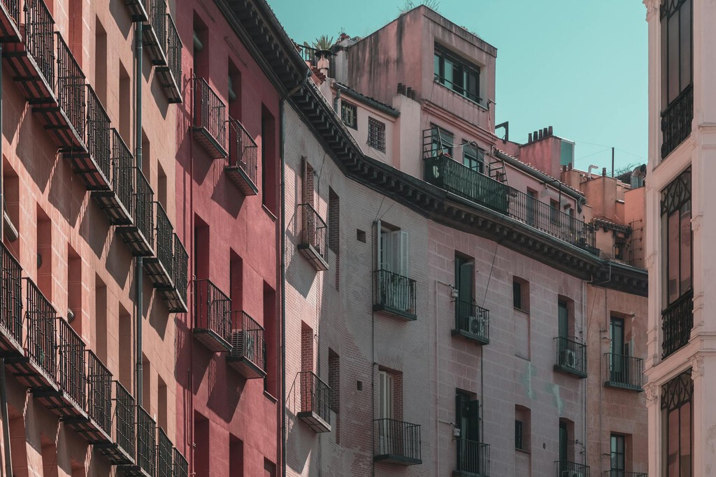 Quiero alquilar una casa barata en España: estos son los municipios donde te costará más y menos esfuerzo económico conseguirlo 