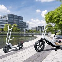 BMW presenta una bicicleta eléctrica de carga y un patinete eléctrico "que cabe en el maletero de un MINI"