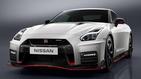 Aprende a sacarle todo el jugo a tu GT-R con clases gratis en el Virginia International Raceway