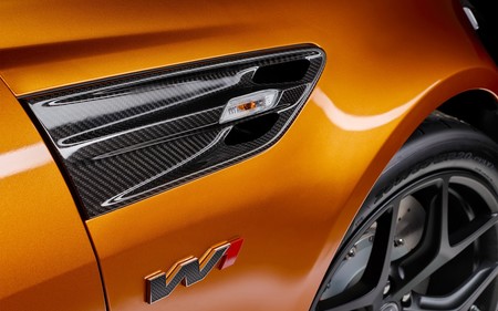Hsv Gtrs W1 2017 8