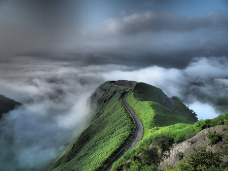 Laputa Road: la carretera del cielo de Japón