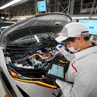 Mercedes-Benz se aleja de Nissan y provoca un terremoto: sus acciones se desploman en Japón 