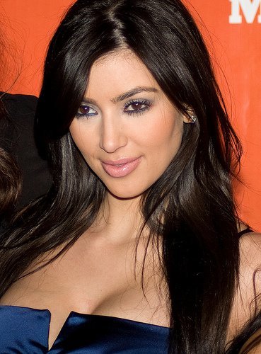 Chicos, agarraos los machos que Kim Kardashian busca padre para su hijo