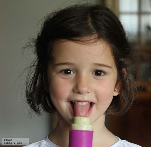 Polos caseros de fruta. Receta saludable para niños en verano
