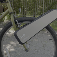 Este accesorio puede convertir casi cualquier bicicleta en una bicicleta eléctrica con un simple movimiento, así funciona 