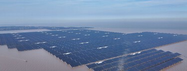 China necesitaba espacio para dar energía a millones de hogares, así que ha construido una mega planta solar en mar abierto