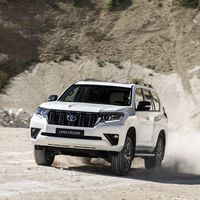 El nuevo Toyota Land Cruiser estrena acabado Pack Black: un look algo más siniestro y elegante para el 4x4 de 204 CV