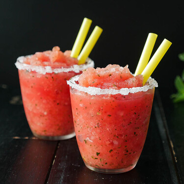 Cómo hacer granizado de sandía en 15 minutos, la receta más fácil y refrescante del verano