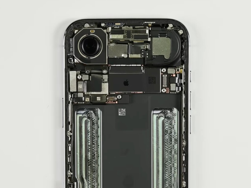 Apple consiguió hacer el iPhone más delgado de la historia. Ahora trabaja en un nuevo Face ID para que el iPhone Air 2 no renuncie tantas cosas 