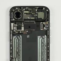 Apple tuvo que sacrificar una cámara para crear el iPhone más fino de la historia. Un nuevo Face ID "invisible" promete traerla de vuelta