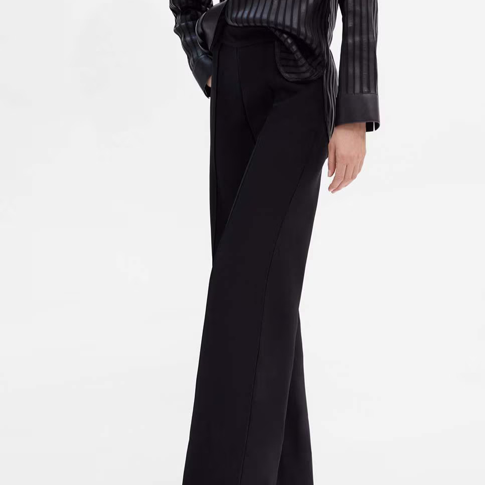 Simorra
Pantalón de mujer acampanado de tiro alto