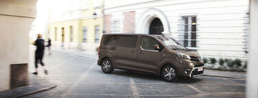 De la furgo al e-palette: presente y futuro del transporte urbano de personas y mercancías 