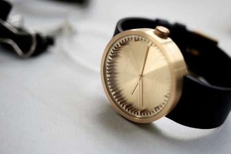 Reloj Tube de Piet Hein Eek. Carácter industrial. Belleza conceptual.