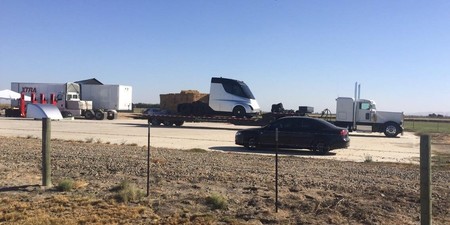 Este podría ser el nuevo camión de Tesla, aunque no estamos todavía del todo seguros