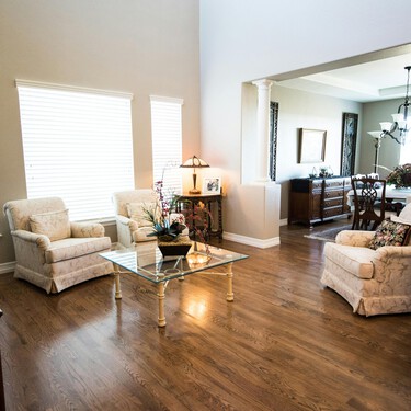 Preparamos nuestra casa antes de la primavera con esta mopa de vapor ideal para hacer una limpieza profunda 