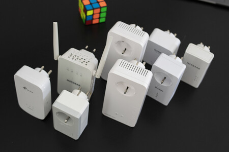 Extensor WiFi o PLC con WiFi: qué diferencias hay, ventajas e inconvenientes de usar cada uno de ellos