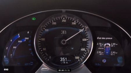 La alegría de acelerar hasta 351 km/h en un Bugatti Chiron, en video