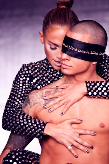 JLo está muy enamorada de Casper... pero los papeles por delante