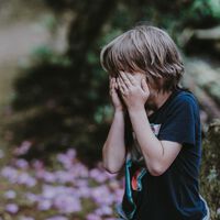 Podrías estar haciendo gaslighting a tus hijos sin saberlo: cómo identificarlo y evitarlo 