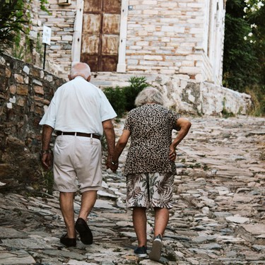 La psicología dice que la generación que creció en los años 60 y 70 es más resiliente por un motivo: sabían que nadie vendría a salvarles 