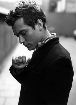Jude Law vuelve a estar enamorado