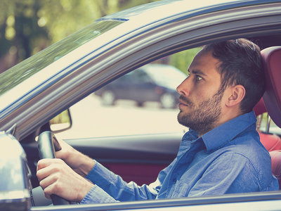 Si tu coche da tirones, estos pueden ser los motivos principales