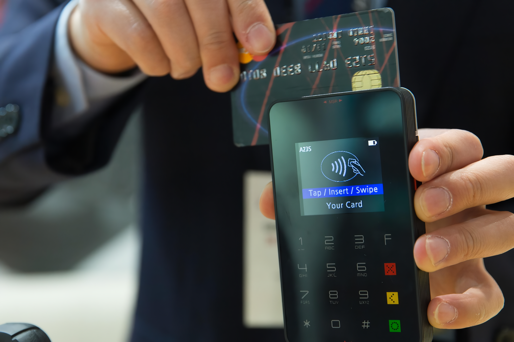 Un banco advierte a todos los usuarios que pagan con tarjeta en México: esta es la tecnología que deberían usar 