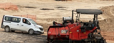 Cuatro obreros quisieron acabar la jornada en las obras del nuevo circuito F1 de Madrid con una vuelta rápida en furgoneta. Han acabado estrellados