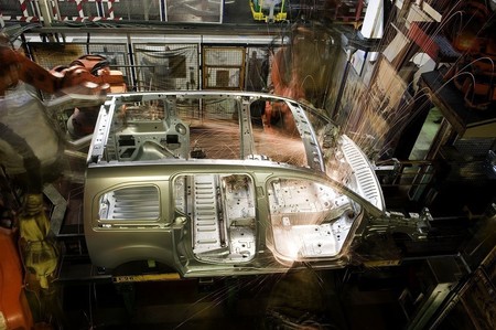 La fabricación de automóviles en Francia se frenará en 2020 y parte de esa producción se hará en España