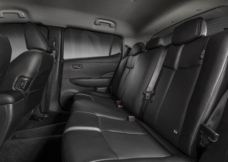 Nissan Leaf interior