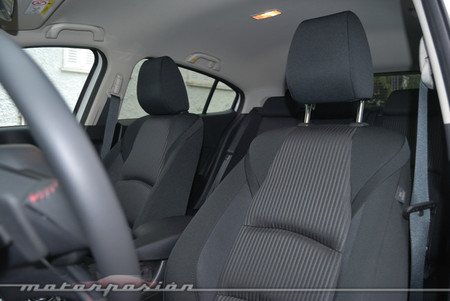 Mazda3 2013 Luxury AT
