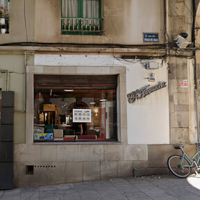 El bar que lleva más de 30 años formando colas en A Coruña con sus tequeños caseros se despide por varias jubilaciones