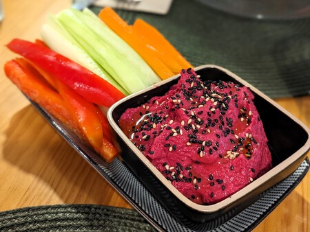 Hummus de remolacha, A Porta Verde (Santiago de Compostela).