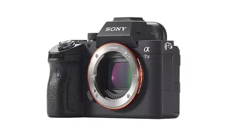 En Amazon, te puedes ahorrar casi 100 euros con la sin espejo full frame de referencia, la Sony Alpha 7 Mark III por 2.059 euros