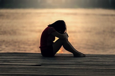 Aumentan los casos de heridas autoinfligidas entre las chicas de la generación Z
