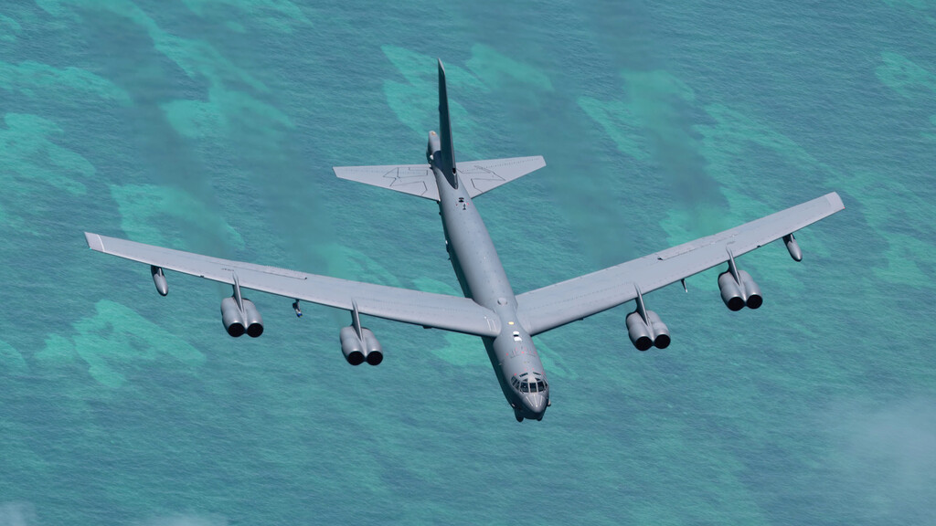 Que la Fuerza Aérea de EEUU vuele sus tres bombarderos B-52 es normal. Que lo haga frente a Venezuela no tanto