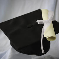 Titulitis en la empresa, ¿es necesario una carrera universitaria ocupar esa vacante?