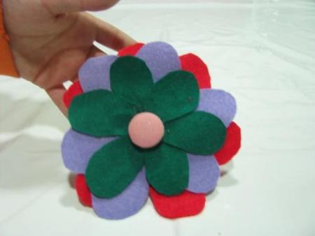 Manualidades divertidas: una flor de fieltro