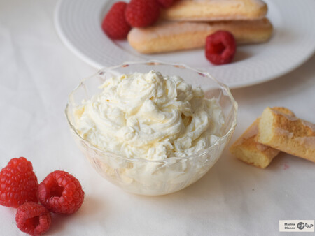 Crema de mascarpone, una receta básica para tus postres caseros